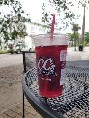 Iced tea on the Avenue.
