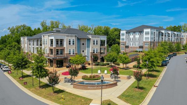 Holly Crest Apartments