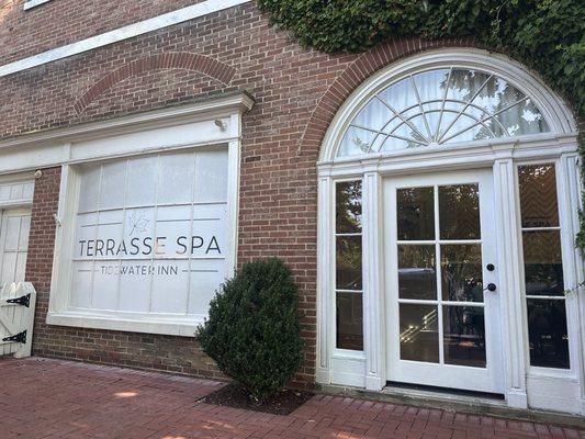 Outside of the Terrasse Spa