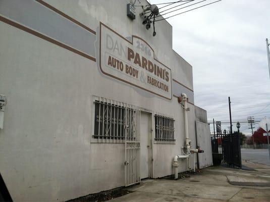 Pardini's Dan Auto Body & Fabrication