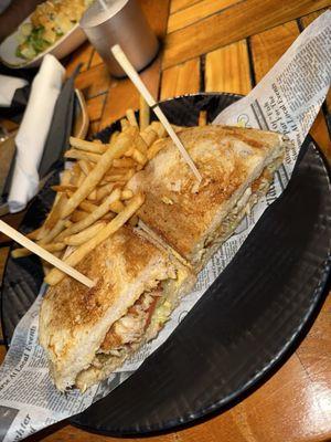 Zoe’s Beachside Grill