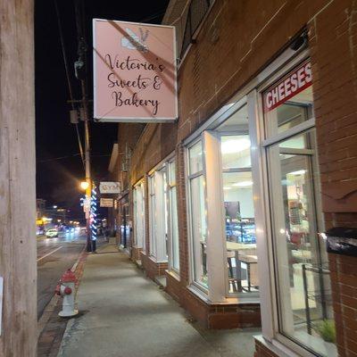 Victoria’s Sweets & Bakery