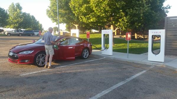 Tesla Supercharger Blanding