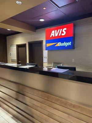 Un manned counter because they only have one person working this location! I've been waiting over an hour