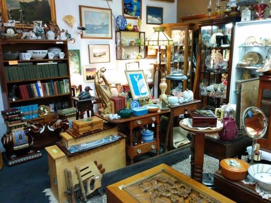 Creekside Antiques