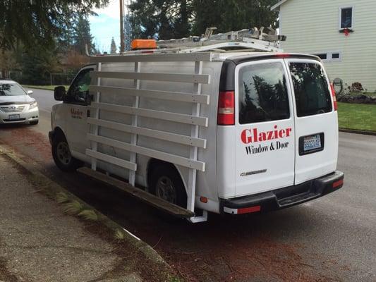 Glass repair vehicle