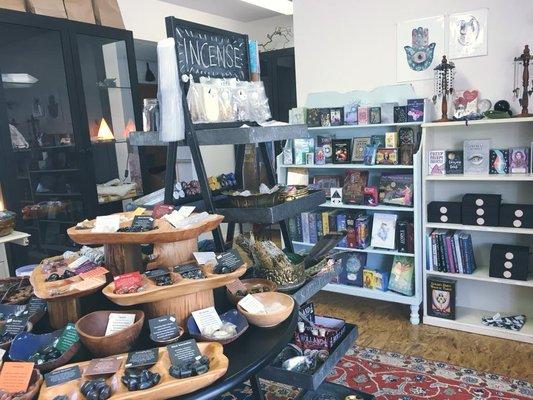 Tarot and tumbled stones