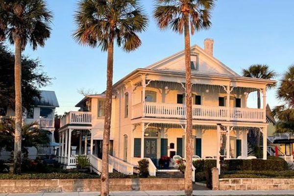 Bayfront Westcott House Bed & Breakfast