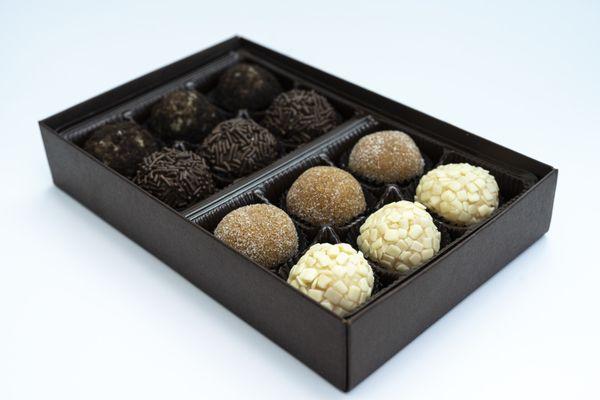 Gift Box of 12 Brigadeiros