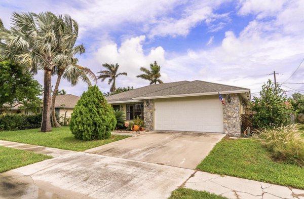 #debbdidthat #propertiesbysutherland #SOLD #lantana