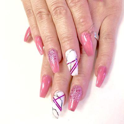 Queen Nails