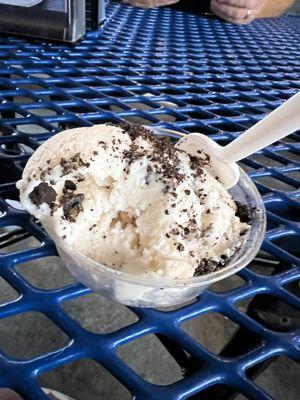 Non dairy vanilla with chocolate cookie crumble.