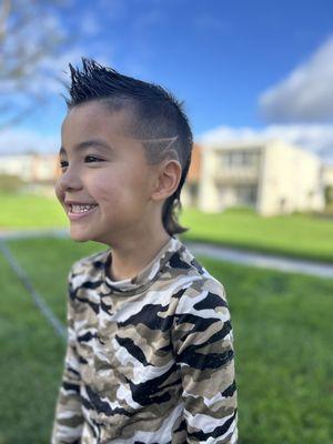 Hermanos Barber Shop