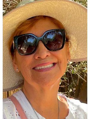 Me my hat & sunglasses