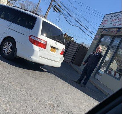 Owner threatening to kill  !