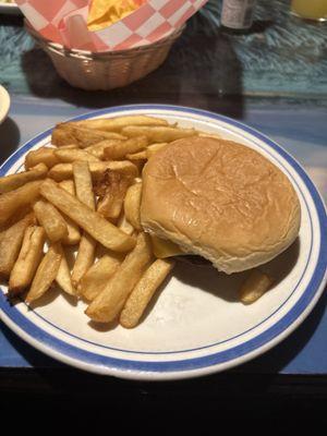 I ordered a cheese burger and fries. Tasted amazing and cooked well.