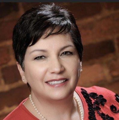 Stephanie Yowell - The Signature Team of RE/MAX Gateway