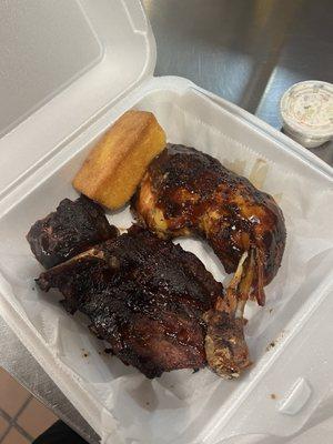 1/4 Bird 4 Ribs and corn bread