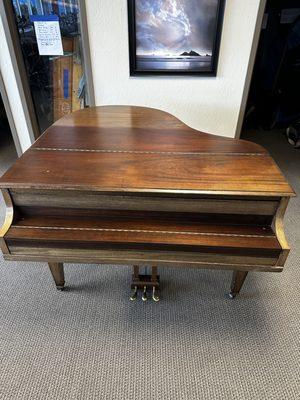 Small Grand Piano for sale model # 106270 good condition $800.00
call 925)776-5790