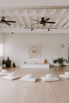 Daily meditation classes at our calm, restorative community space.