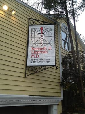 Kenneth j Lippman, MD