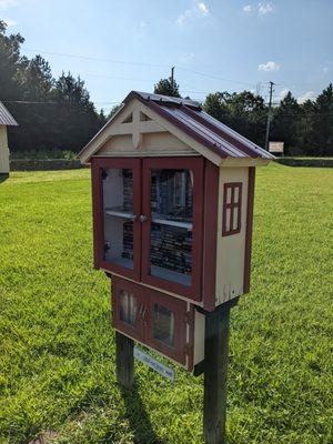Little Free Library, 202 Red Mountain Road, Rougemont