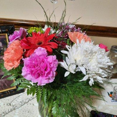 Flowers & Gifts Galore