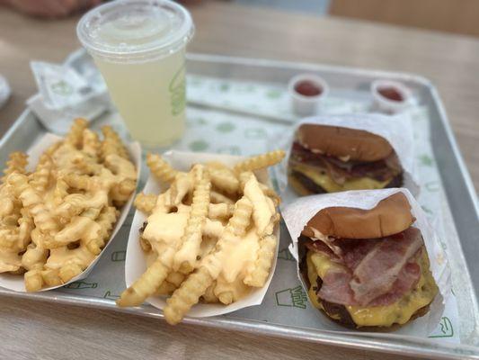 Shake Shack @ Judy Blume Travel Plaza