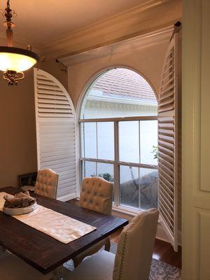 Here the shutters are open