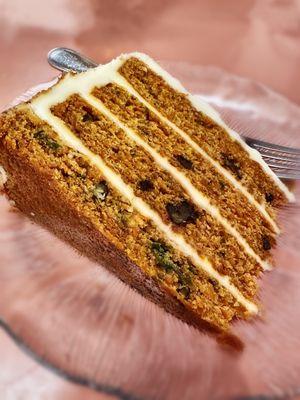 Bland moist carrot cake with not great cream cheese frosting.