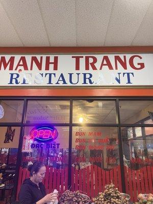 Manh Trang Restaurant