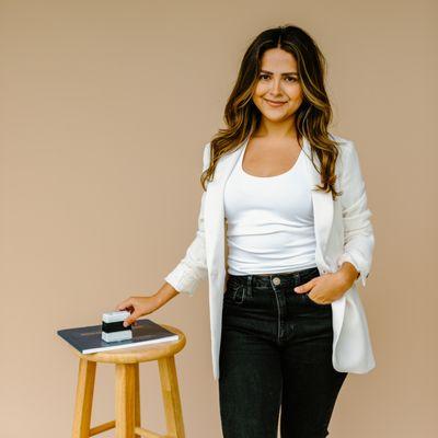 Cristina Reyes Notary