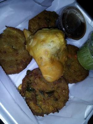 One samosa and four Aloo tikki. The lady said they made it fresh for me. Oily and flavors / texture were just okay.