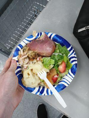 Tinas's Cleaners & Laundromat