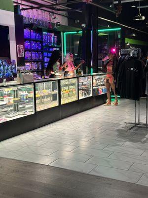 Pressure Smoke & Vape