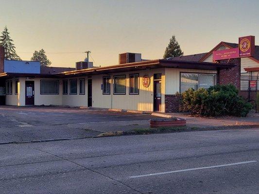 New office exterior at 1850 Oak St. Eugene, OR 97401