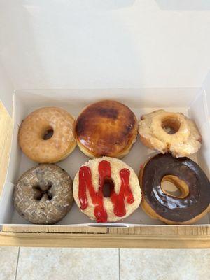 Glazed donut, crème brûlée, old fashion, blueberry cake, strawberry cheesecake, chocolate iced