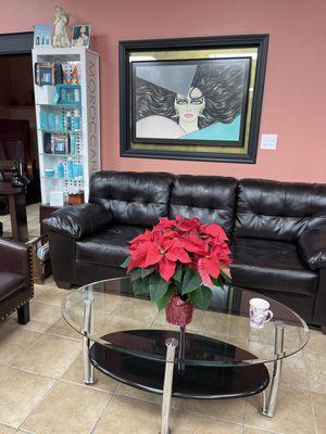 Natural Look Salon And Spa