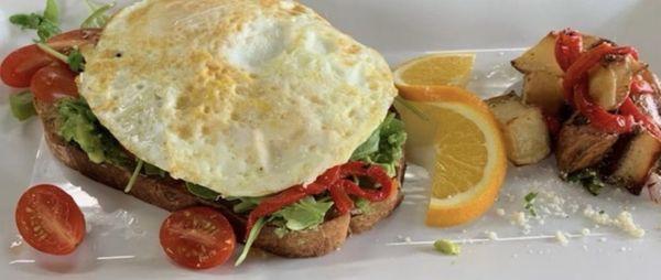 Le Café Station Grill