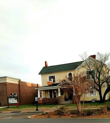 Studio 106 By Dana Burrows