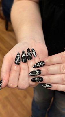 Gel-X fullset with chrome designs