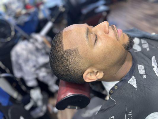 Clean Cesar haircut with beard cleanup