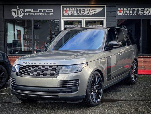 RANGE ROVER
- Ceramic Tint
- Wheel Powder Coated Black
- Black Out Package