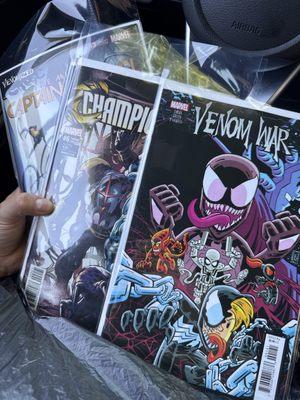 P Dot's Comics & Collectibles