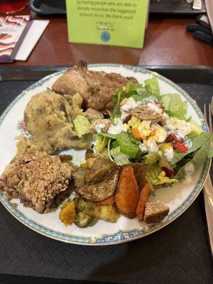 Honey Walnut chicken House salad with ranch Mashed potatoes Mixed vegetables Fruit crumble for dessert