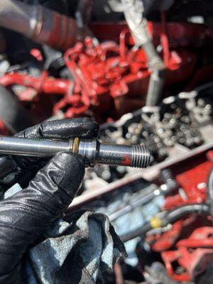 Cummins 6.7 fuel injector feed tube