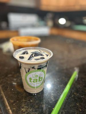 Jasmine milk tea with grass Jelly