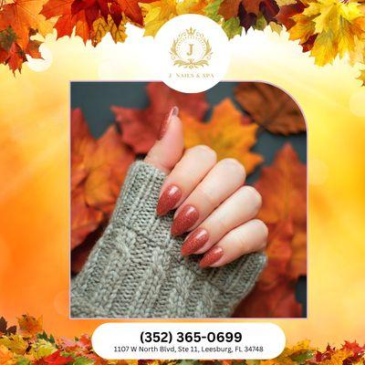 Falling leaves, cozy vibes, and stunning nails! What more could you want? Come visit our salon and get a stunning nail deisgn!