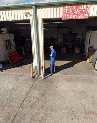 Wheel alignment shop