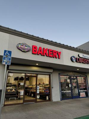 El Encanto Bakery